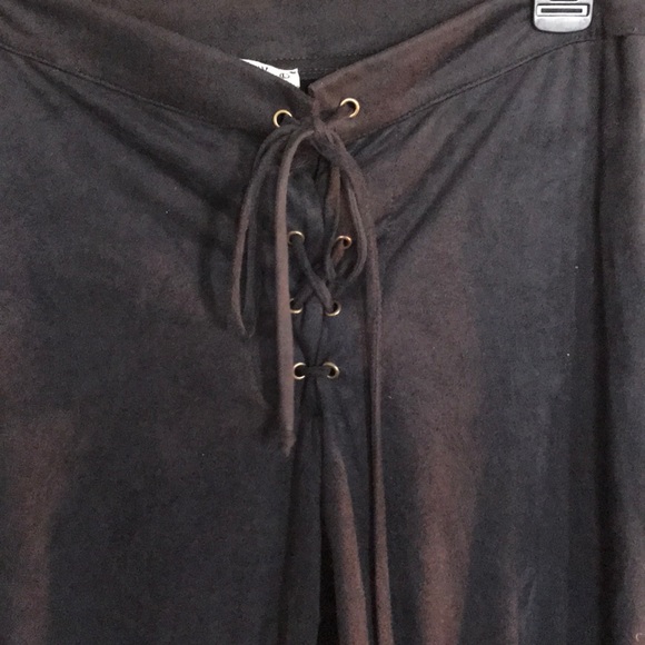 Booted soft black pants never worn - Picture 2 of 2